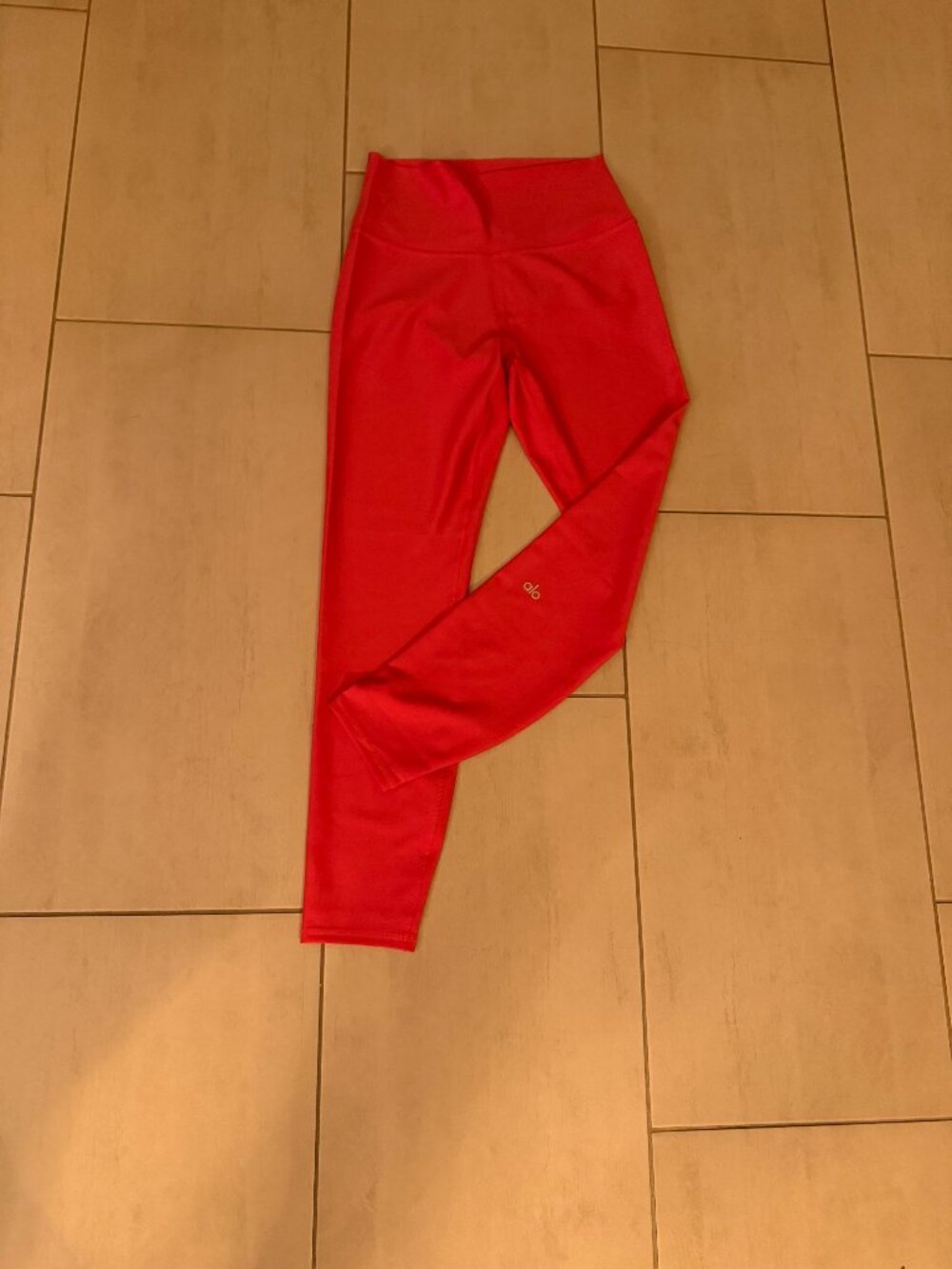 ALO Yoga Airlift 7/8 Leggings Medium Coral Red